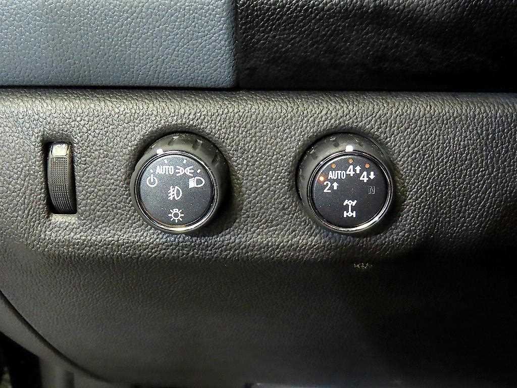 쉐보레 콜로라도 리얼 뉴 콜로라도 3.6 Z71-X 미드나잇 4WD 이미지 14