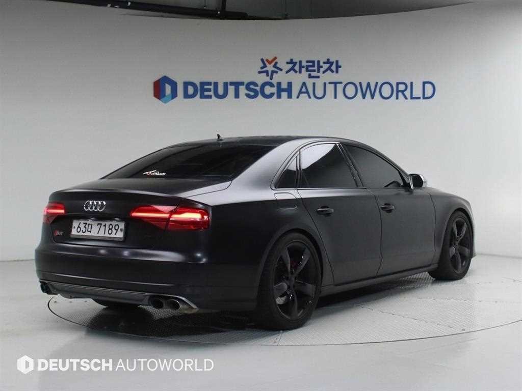 아우디 S8 4.0 TFSI 콰트로 이미지 2