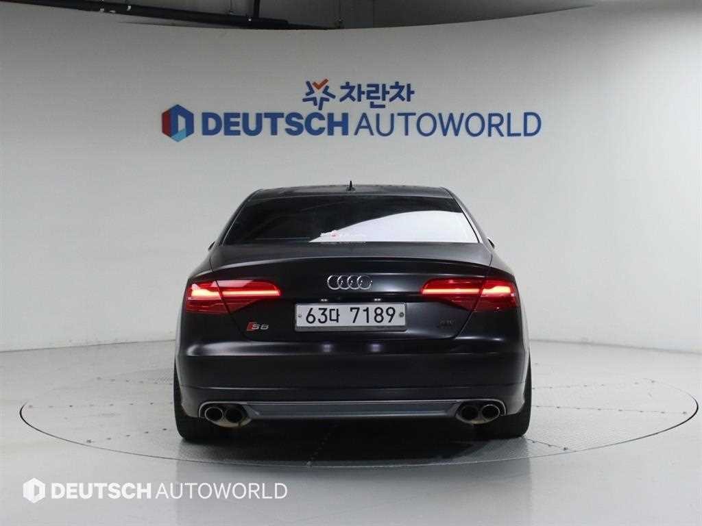 아우디 S8 4.0 TFSI 콰트로 이미지 4