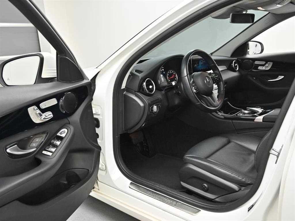 벤츠 C 클래스 C클래스 W205 C200 아방가르드 이미지 11