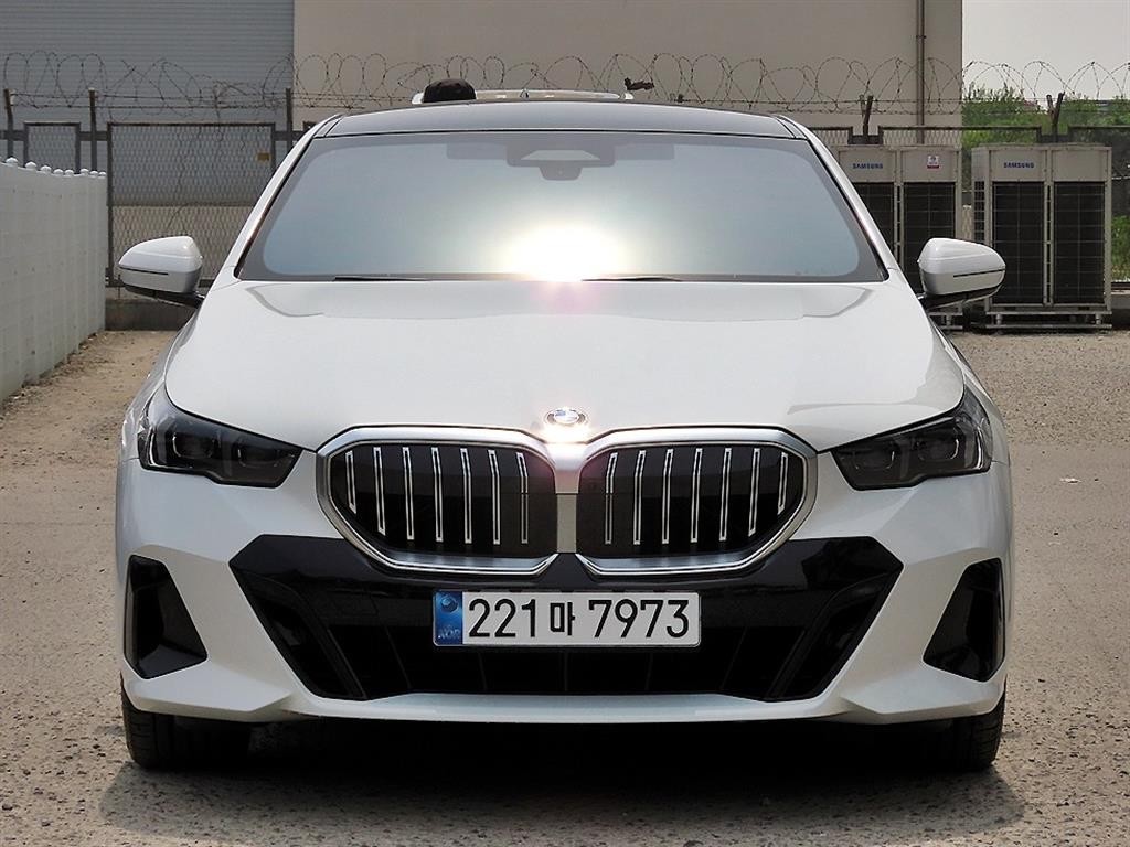 BMW 5시리즈 5시리즈 (G60) 530i xDrive M 스포츠 이미지 1