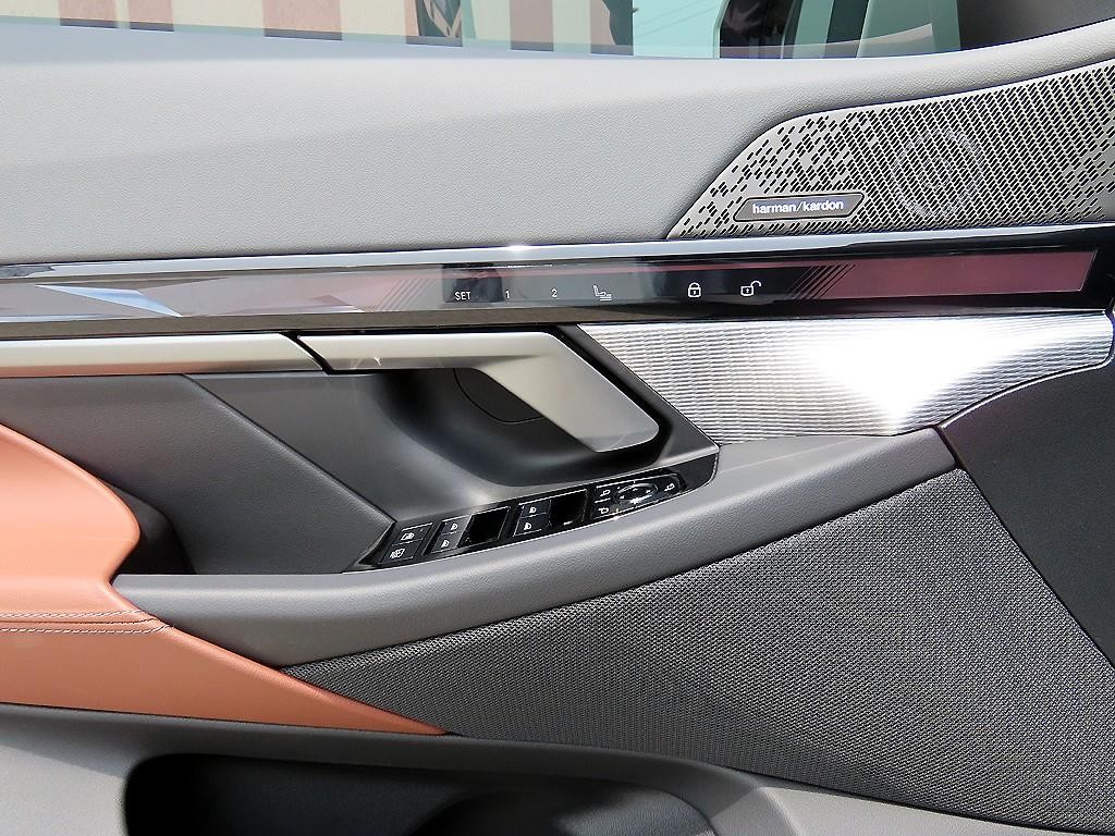 BMW 5시리즈 5시리즈 (G60) 530i xDrive M 스포츠 이미지 12