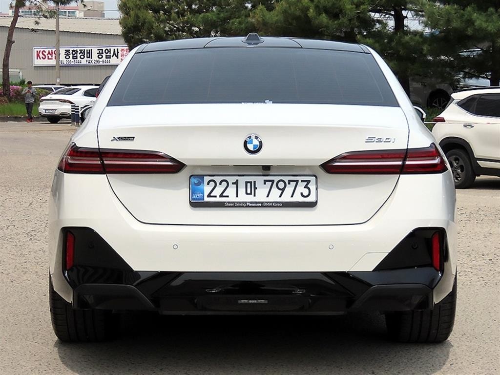 BMW 5시리즈 5시리즈 (G60) 530i xDrive M 스포츠 이미지 4