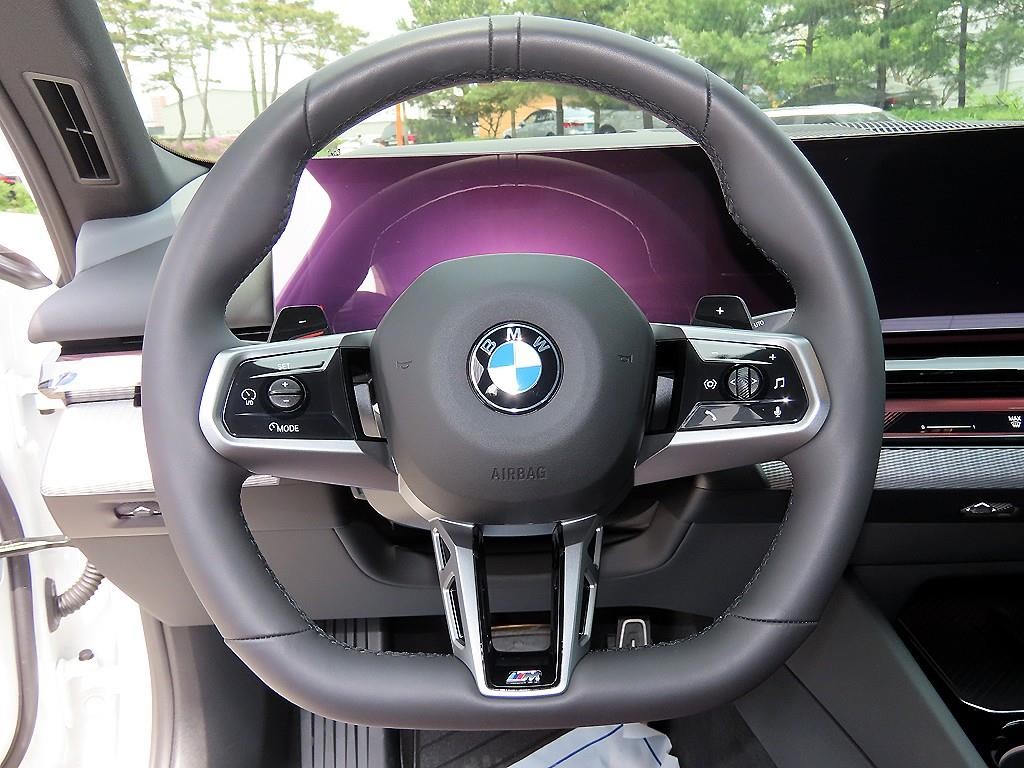 BMW 5시리즈 5시리즈 (G60) 530i xDrive M 스포츠 이미지 8