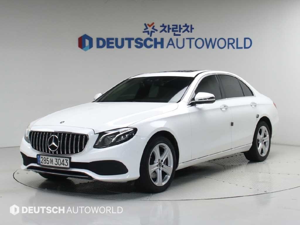 벤츠 E 클래스 E-클래스 W213 E220d 4MATIC 아방가르드 이미지 1
