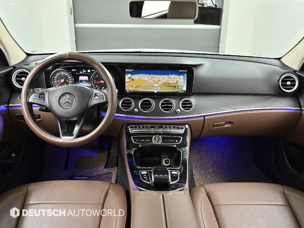 벤츠 E 클래스 E-클래스 W213 E220d 4MATIC 아방가르드 이미지 7