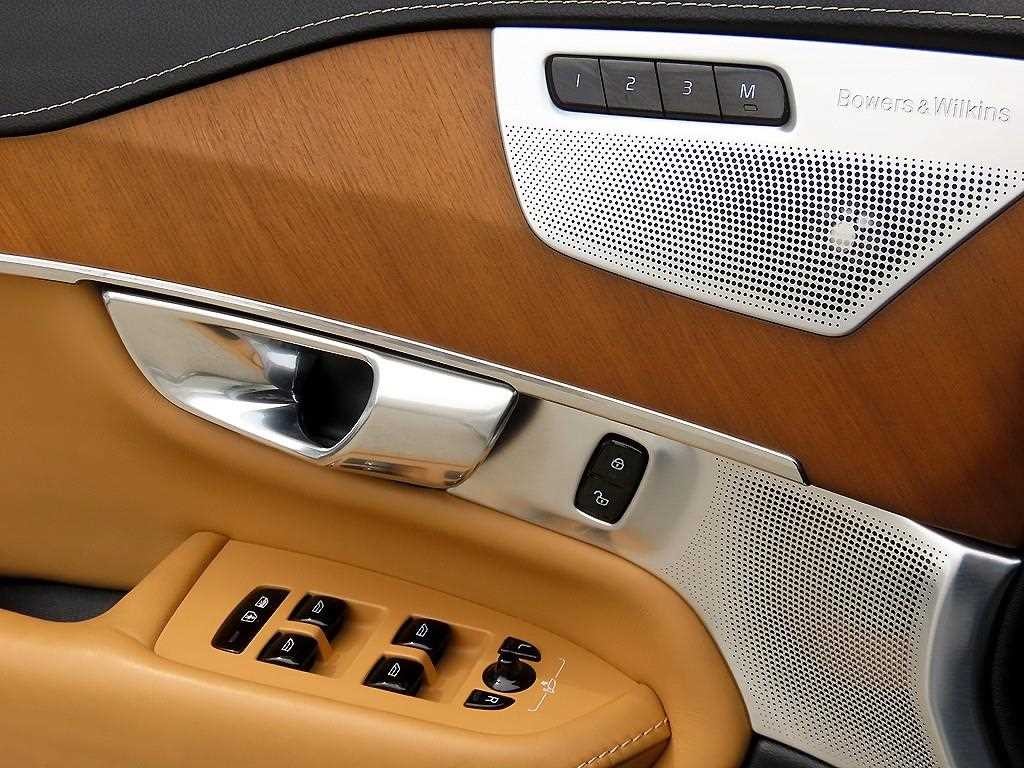 볼보 XC90 XC90 2세대 2.0 T8 AWD 인스크립션 이미지 12