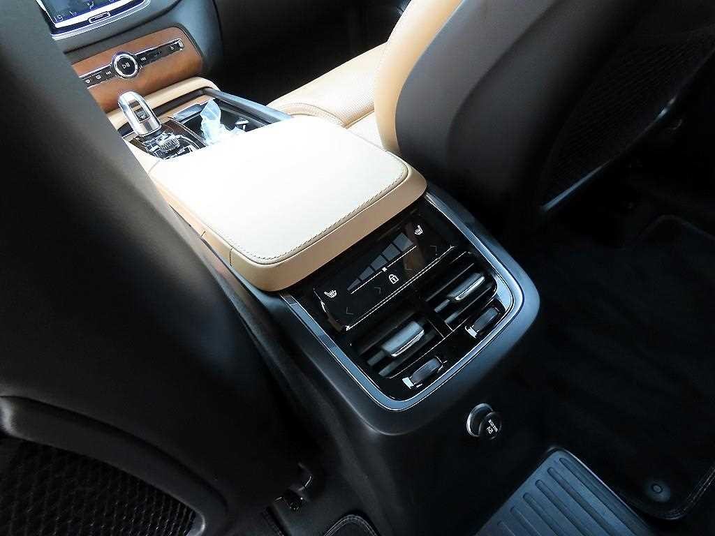 볼보 XC90 XC90 2세대 2.0 T8 AWD 인스크립션 이미지 15