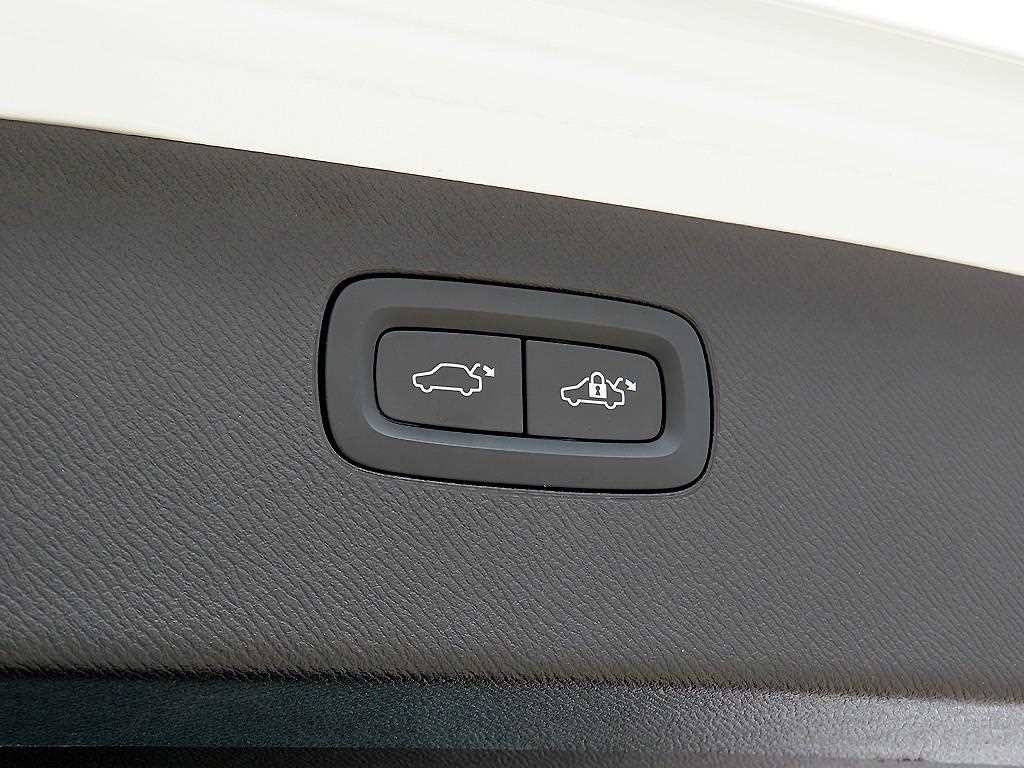 볼보 XC90 XC90 2세대 2.0 T8 AWD 인스크립션 이미지 16