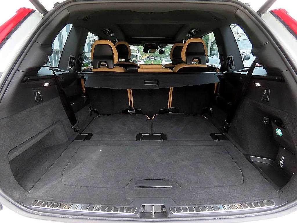 볼보 XC90 XC90 2세대 2.0 T8 AWD 인스크립션 이미지 18