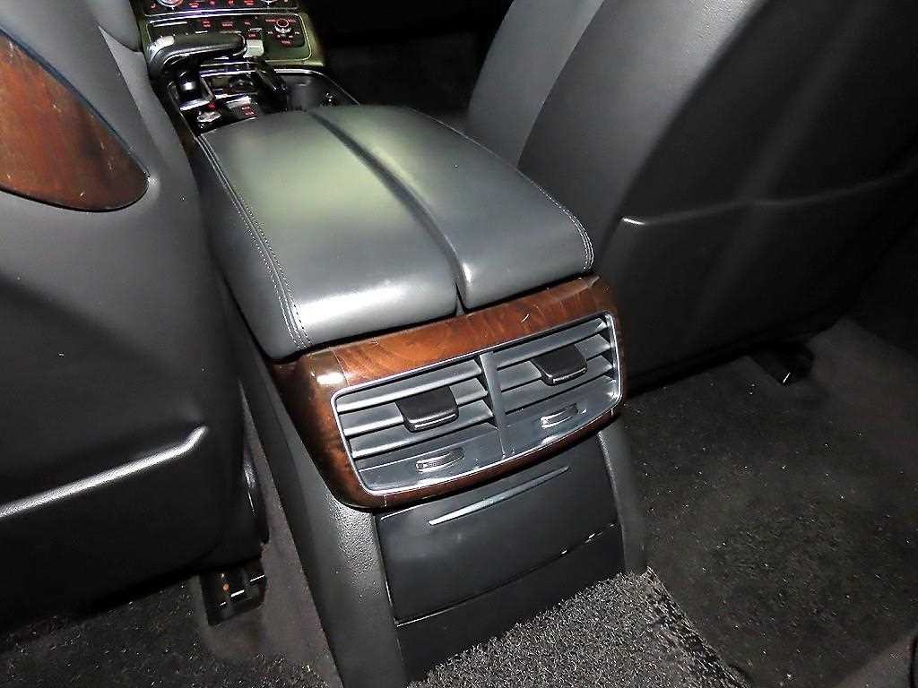 아우디 A8 뉴A8 60 TDI 콰트로 이미지 14