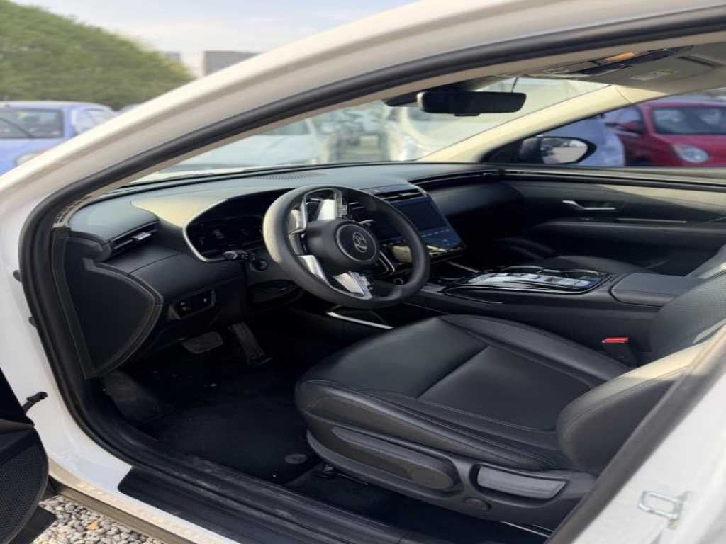 현대 투싼 투싼 (NX4) 디젤 2.0 4WD 모던 이미지 8