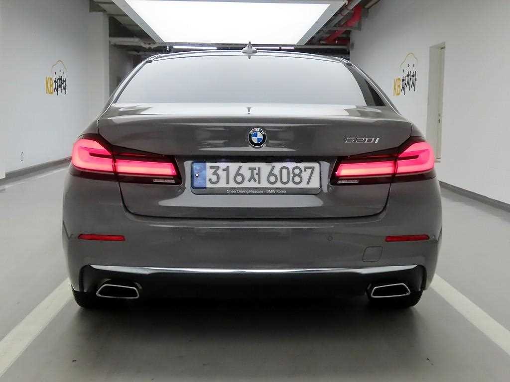 BMW 5시리즈 5시리즈 (G30) 520i M 스포츠 이미지 4