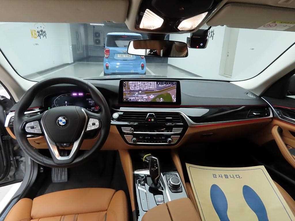 BMW 5시리즈 5시리즈 (G30) 520i M 스포츠 이미지 6