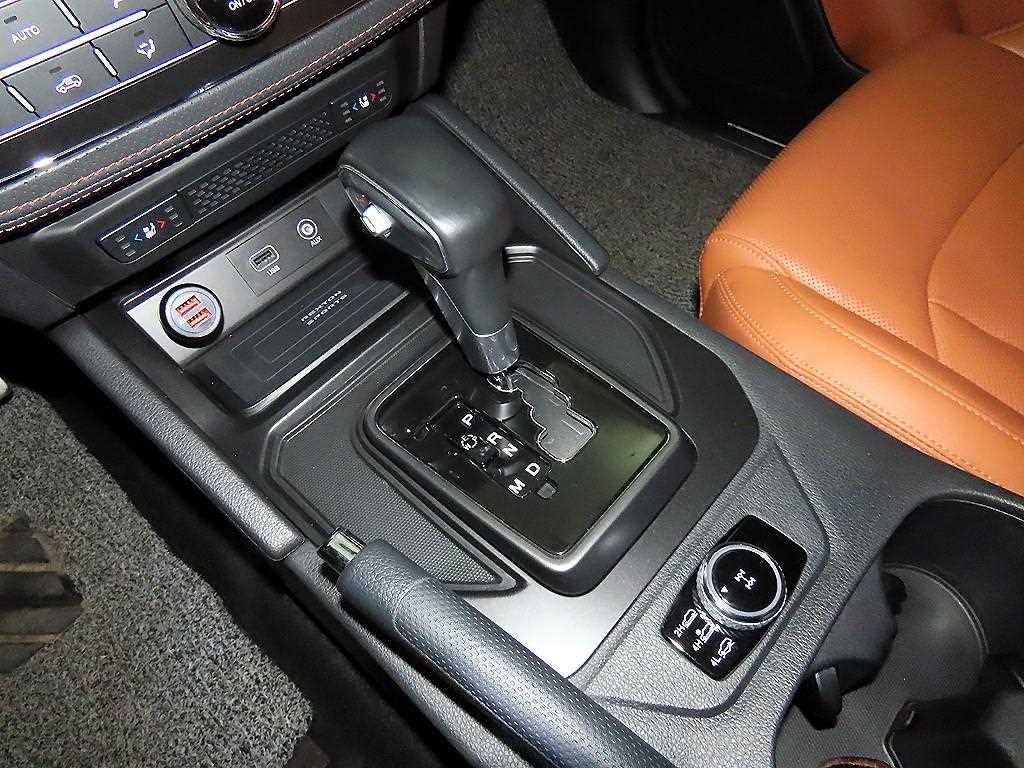 KG모빌리티(쌍용) 렉스턴 더 뉴 렉스턴 스포츠 디젤 2.2 4WD 노블레스 이미지 12