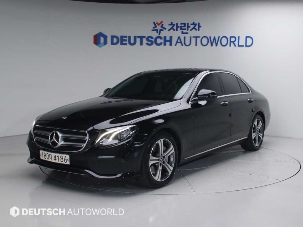 벤츠 E 클래스 E-클래스 W213 E300 아방가르드 이미지 1
