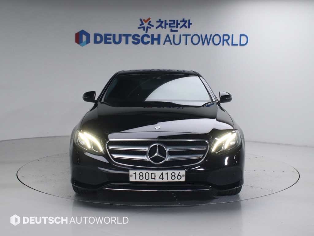 벤츠 E 클래스 E-클래스 W213 E300 아방가르드 이미지 3