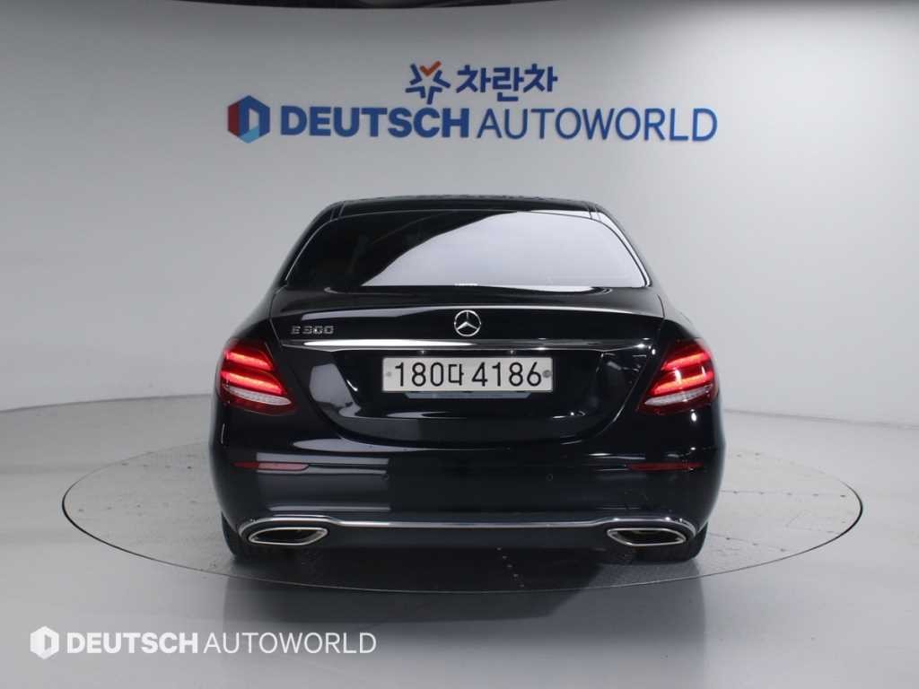 벤츠 E 클래스 E-클래스 W213 E300 아방가르드 이미지 4