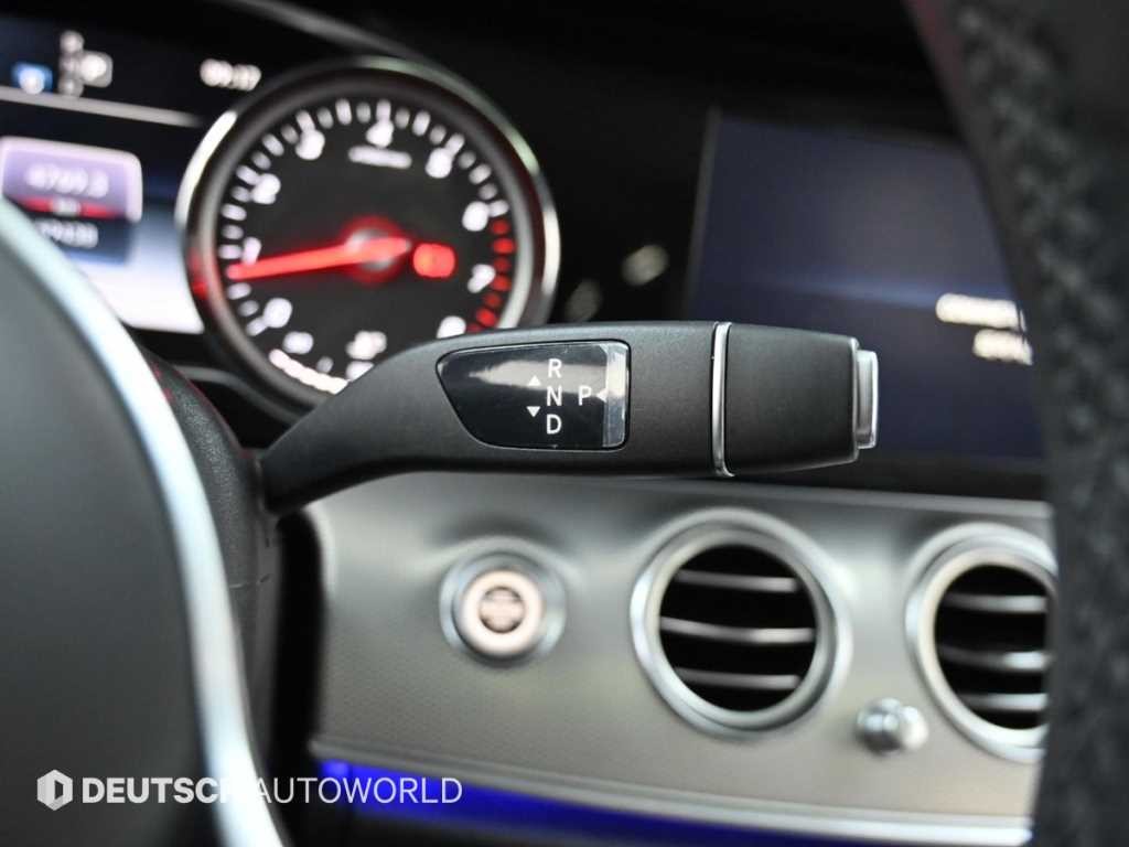 벤츠 E 클래스 E-클래스 W213 E300 아방가르드 이미지 9