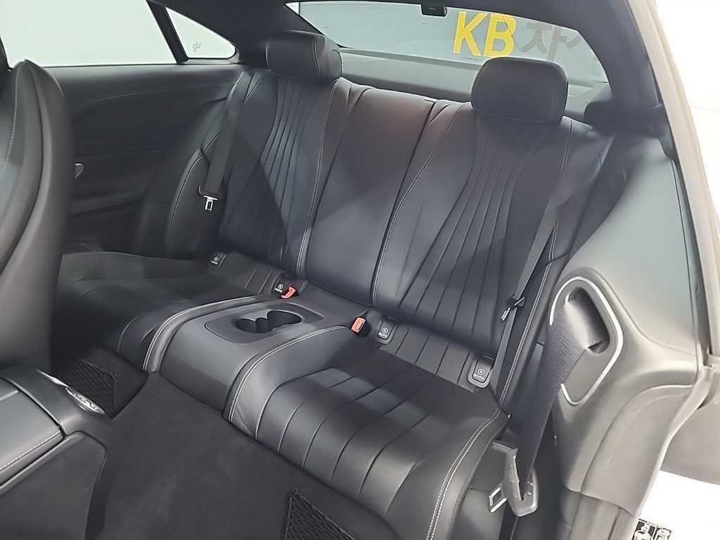 벤츠 E 클래스 E-클래스 W213 E450 4MATIC 쿠페 이미지 12