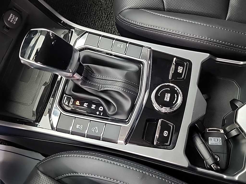 KG모빌리티(쌍용) 코란도 뷰티풀코란도 2WD 가솔린 1.5 C5 이미지 8