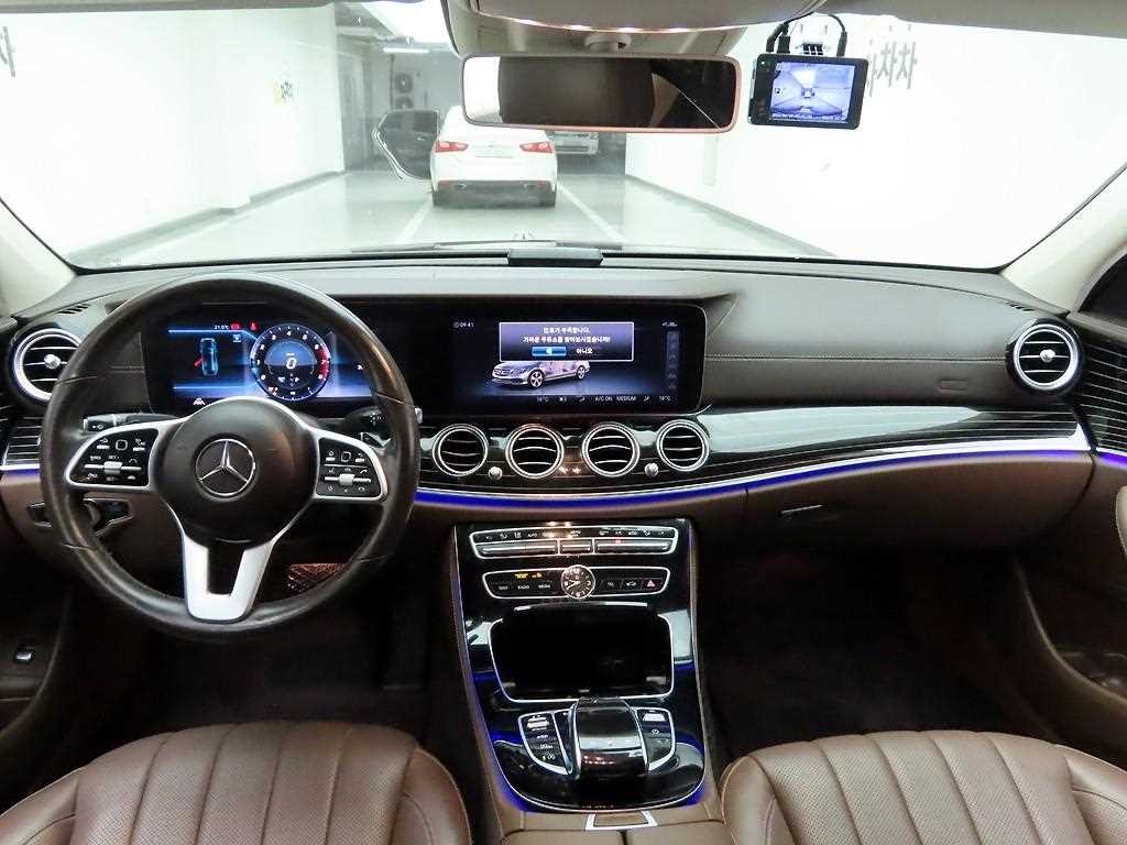 벤츠 E 클래스 E-클래스 W213 E450 4MATIC 익스클루시브 이미지 7