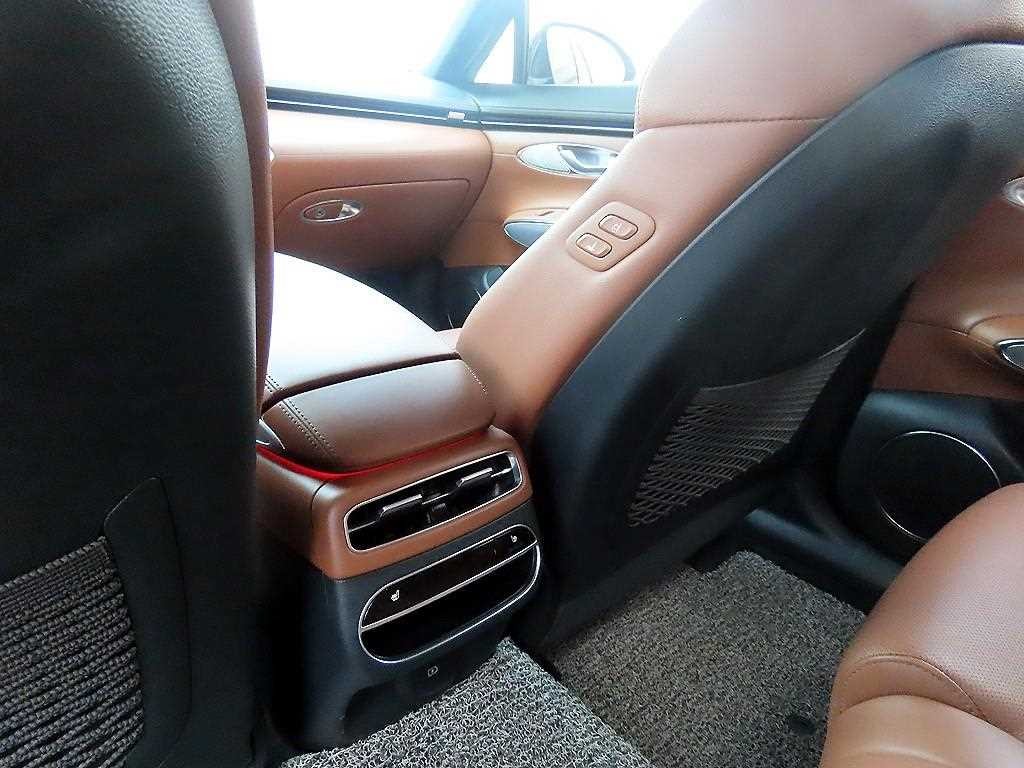 제네시스 GV70 2.5T 가솔린 AWD 이미지 15