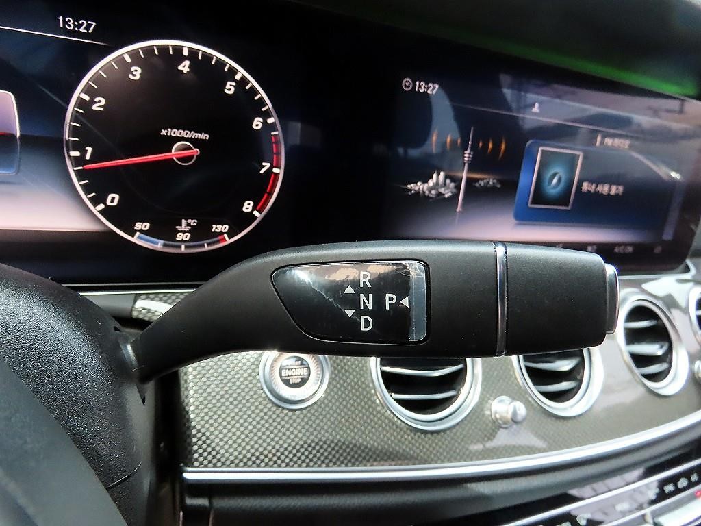 벤츠 E 클래스 E-클래스 W213 E300 4MATIC AMG LINE 이미지 11