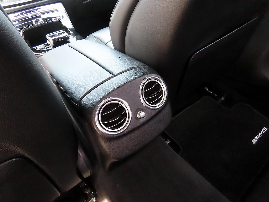 벤츠 E 클래스 E-클래스 W213 E300 4MATIC AMG LINE 이미지 15
