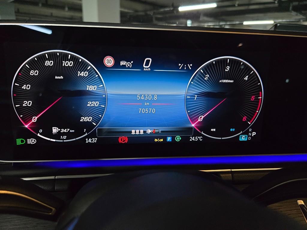 벤츠 GLE 클래스 GLE 클래스 W167 GLE 300d 4MATIC 이미지 8