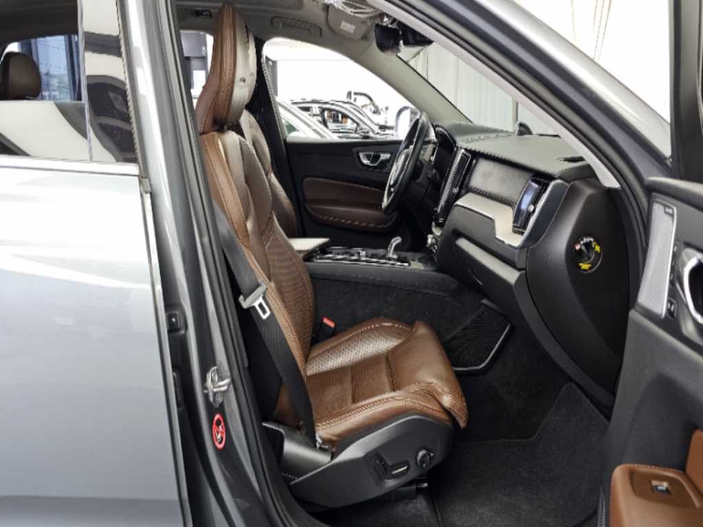 볼보 XC60 XC60(2세대) T8 AWD 인스크립션 이미지 11