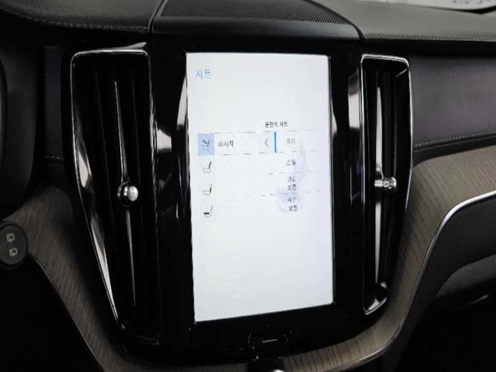 볼보 XC60 XC60(2세대) T8 AWD 인스크립션 이미지 17