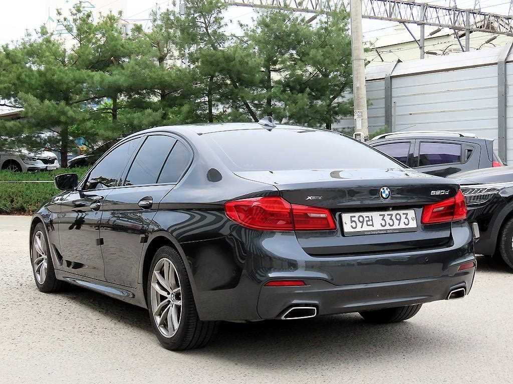 BMW 5시리즈 5시리즈 (G30) 520d xDrive M 스포츠 플러스 이미지 3
