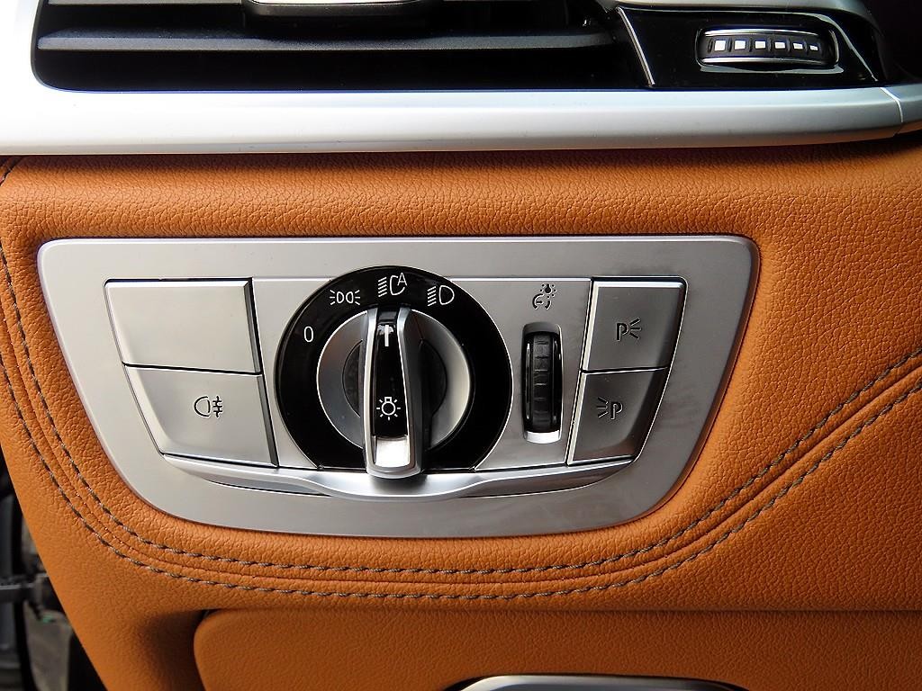BMW 7시리즈 7시리즈 (G11) 740i 디자인 퓨어 엑설런스 이미지 12