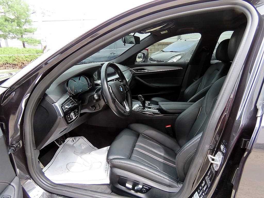 BMW 5시리즈 5시리즈 (G30) 530i xDrive M 스포츠 이미지 5