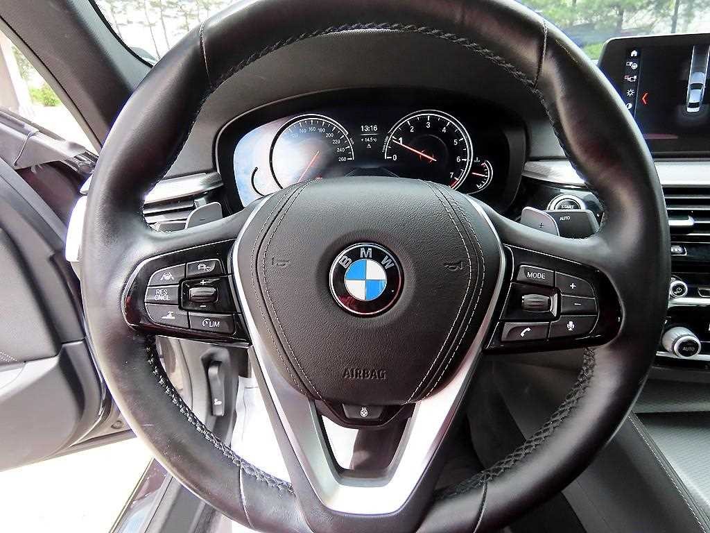 BMW 5시리즈 5시리즈 (G30) 530i xDrive M 스포츠 이미지 8