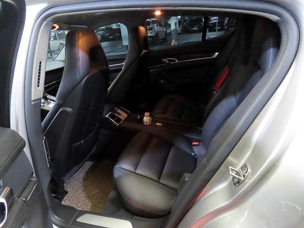 포르쉐 파나메라 4.8 S 이미지 7