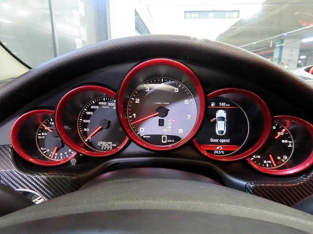 포르쉐 파나메라 4.8 S 이미지 9