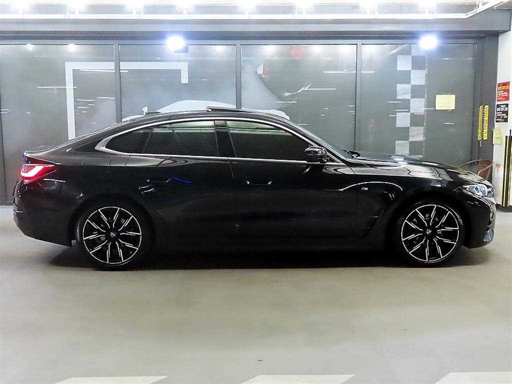 BMW 4시리즈 4시리즈 (G22) 420i 그란쿠페M 스포츠 퍼포먼스팩 이미지 3