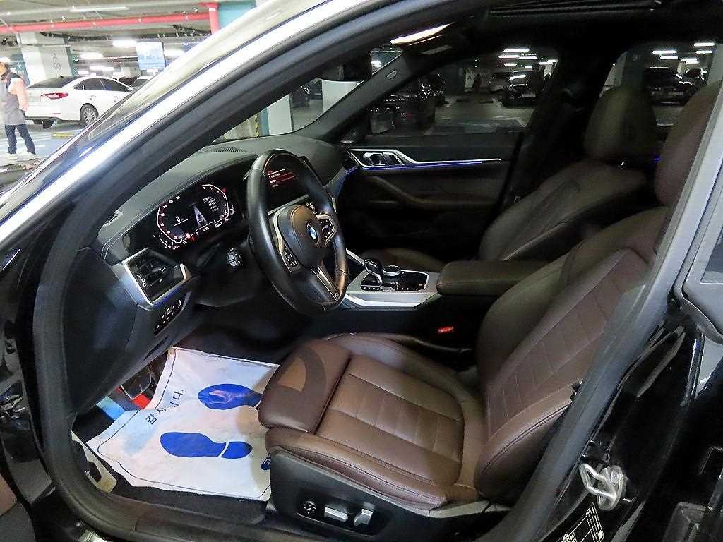 BMW 4시리즈 4시리즈 (G22) 420i 그란쿠페M 스포츠 퍼포먼스팩 이미지 6
