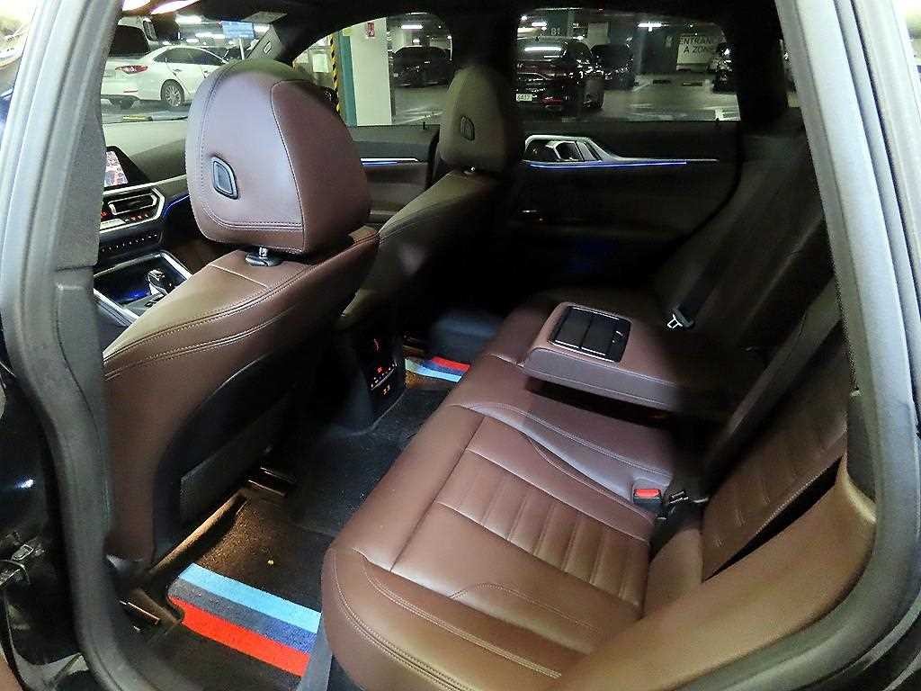 BMW 4시리즈 4시리즈 (G22) 420i 그란쿠페M 스포츠 퍼포먼스팩 이미지 7