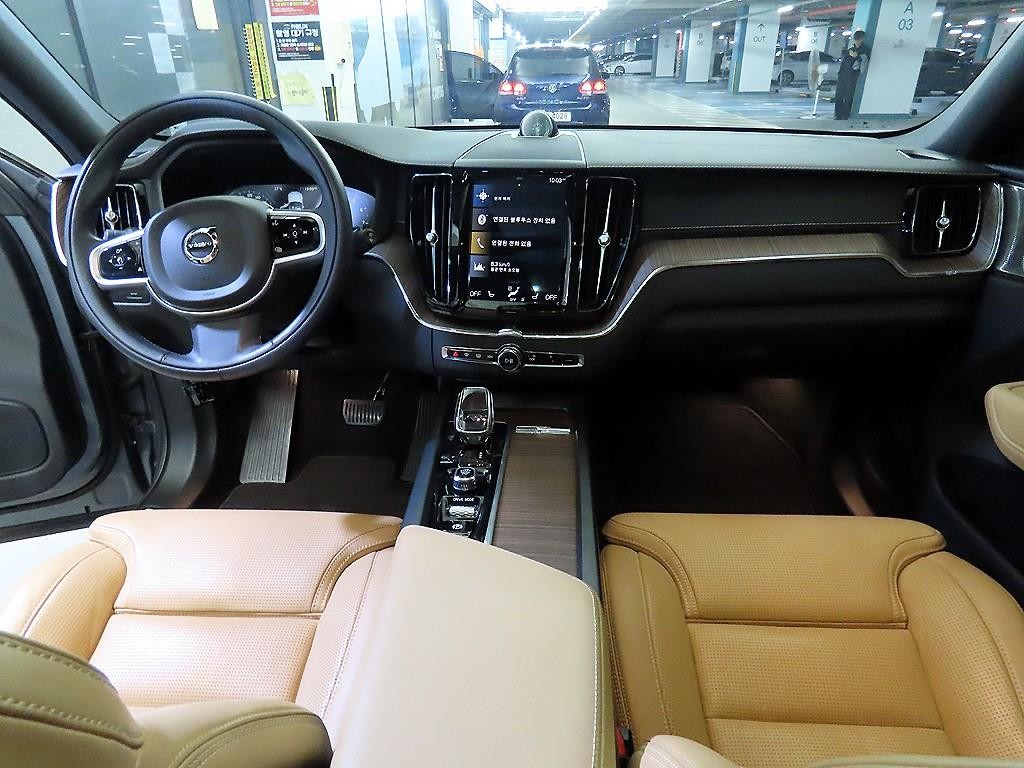 볼보 XC60 XC60(2세대) B6 AWD 인스크립션 이미지 10
