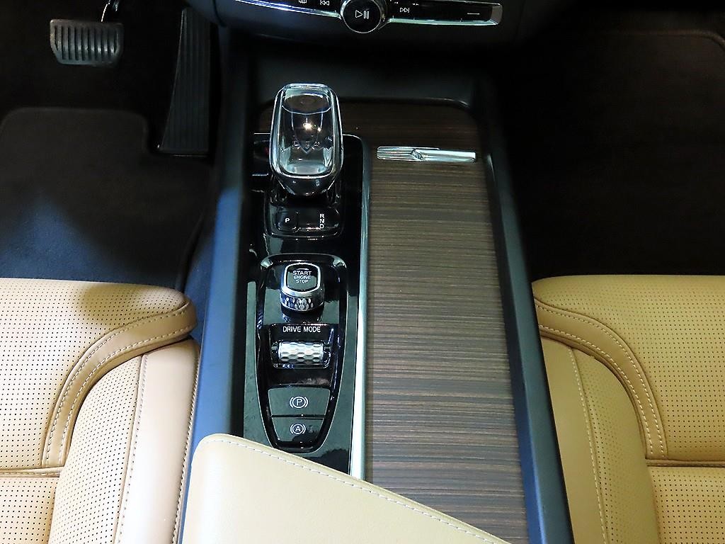 볼보 XC60 XC60(2세대) B6 AWD 인스크립션 이미지 12