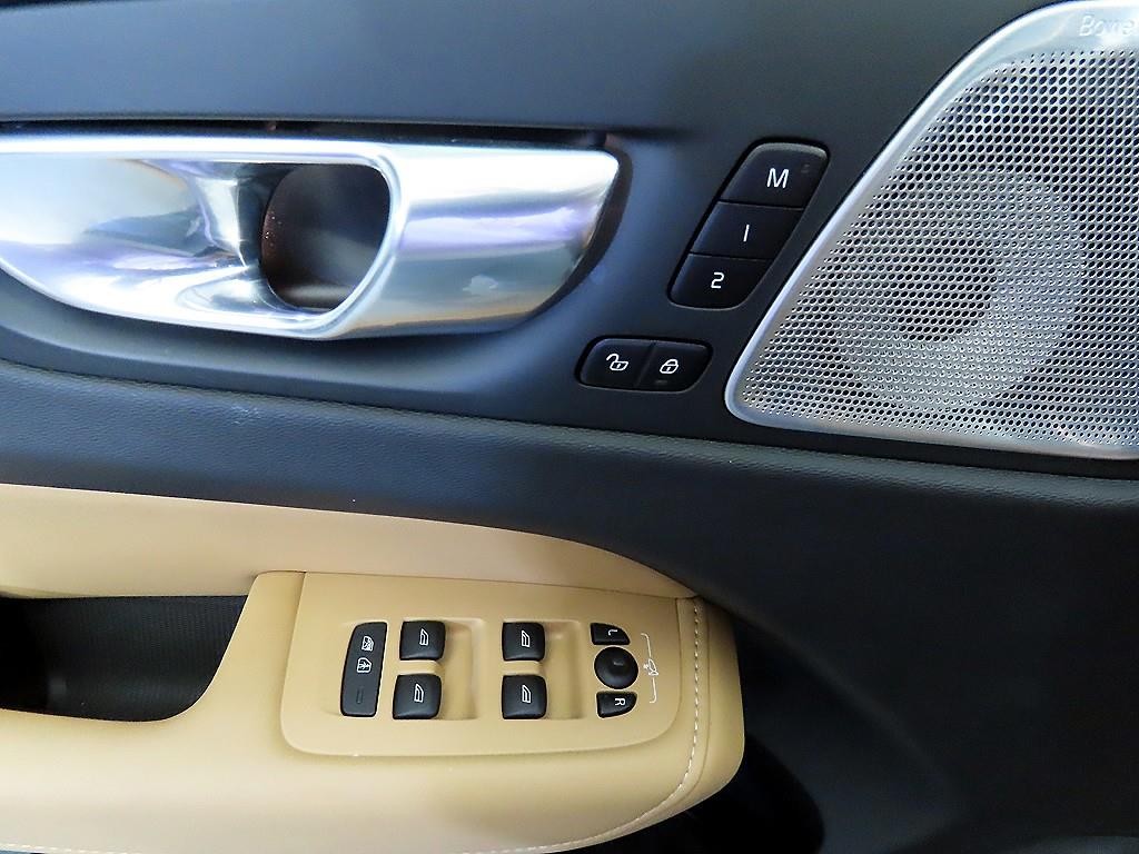 볼보 XC60 XC60(2세대) B6 AWD 인스크립션 이미지 13