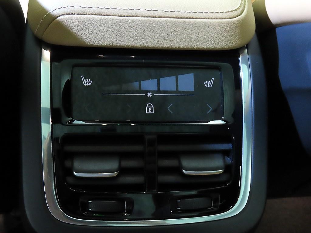 볼보 XC60 XC60(2세대) B6 AWD 인스크립션 이미지 14
