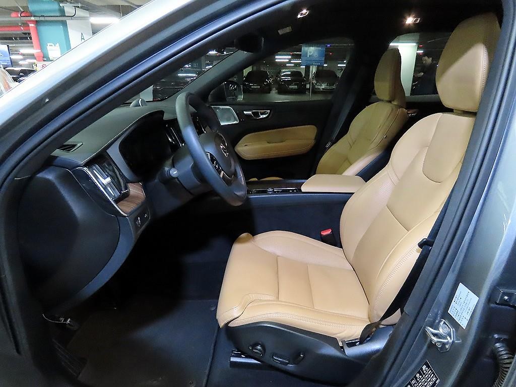 볼보 XC60 XC60(2세대) B6 AWD 인스크립션 이미지 6
