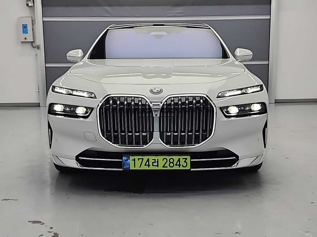 BMW 7시리즈 7시리즈 (G70) 750e xDrive 디자인 퓨어 엑셀런스 이미지 1