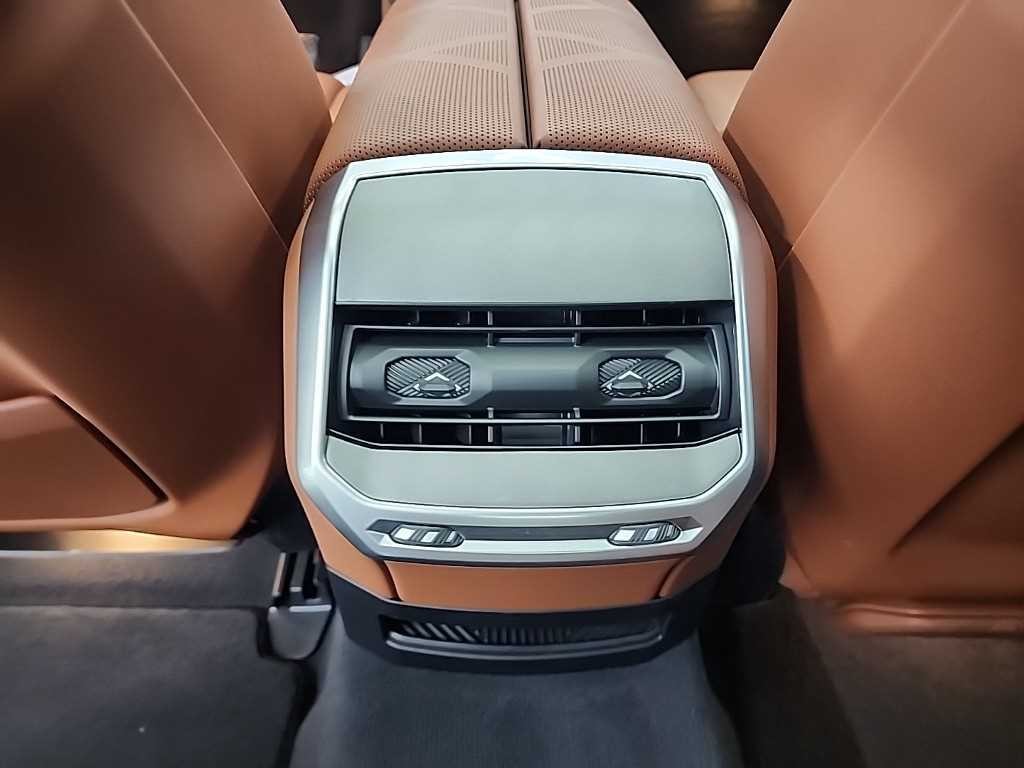 BMW 7시리즈 7시리즈 (G70) 750e xDrive 디자인 퓨어 엑셀런스 이미지 13