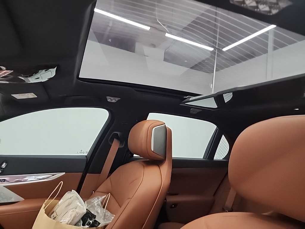 BMW 7시리즈 7시리즈 (G70) 750e xDrive 디자인 퓨어 엑셀런스 이미지 15