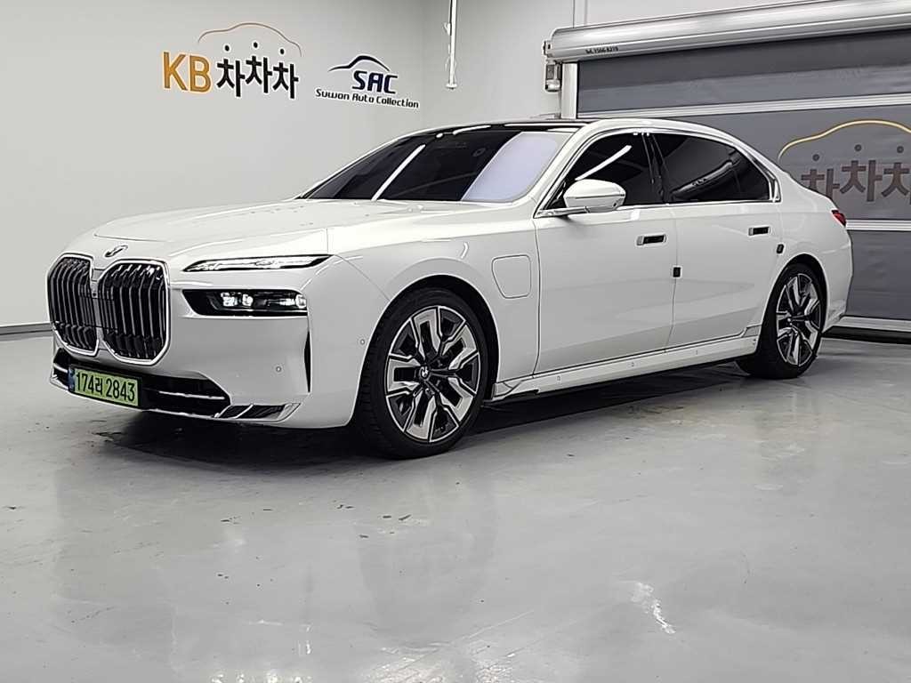 BMW 7시리즈 7시리즈 (G70) 750e xDrive 디자인 퓨어 엑셀런스 이미지 4
